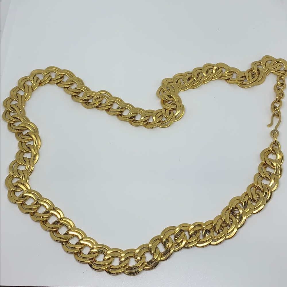 Gold Chain link Necklace !